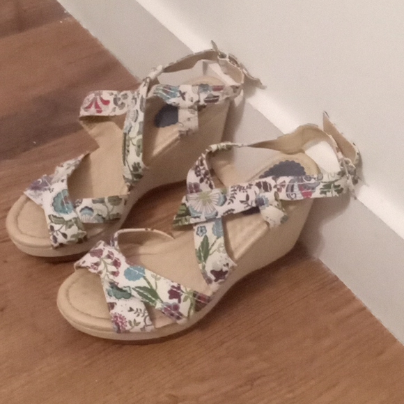 Hush Pupie ladies summer sandals - Picture 2 of 4